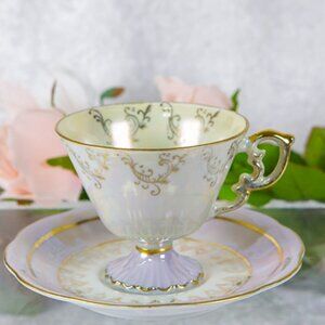 DAINTY VINTAGE JAPAN LUSTERWARE Fluted Pedestal Teacup w/Saucer 1950s
